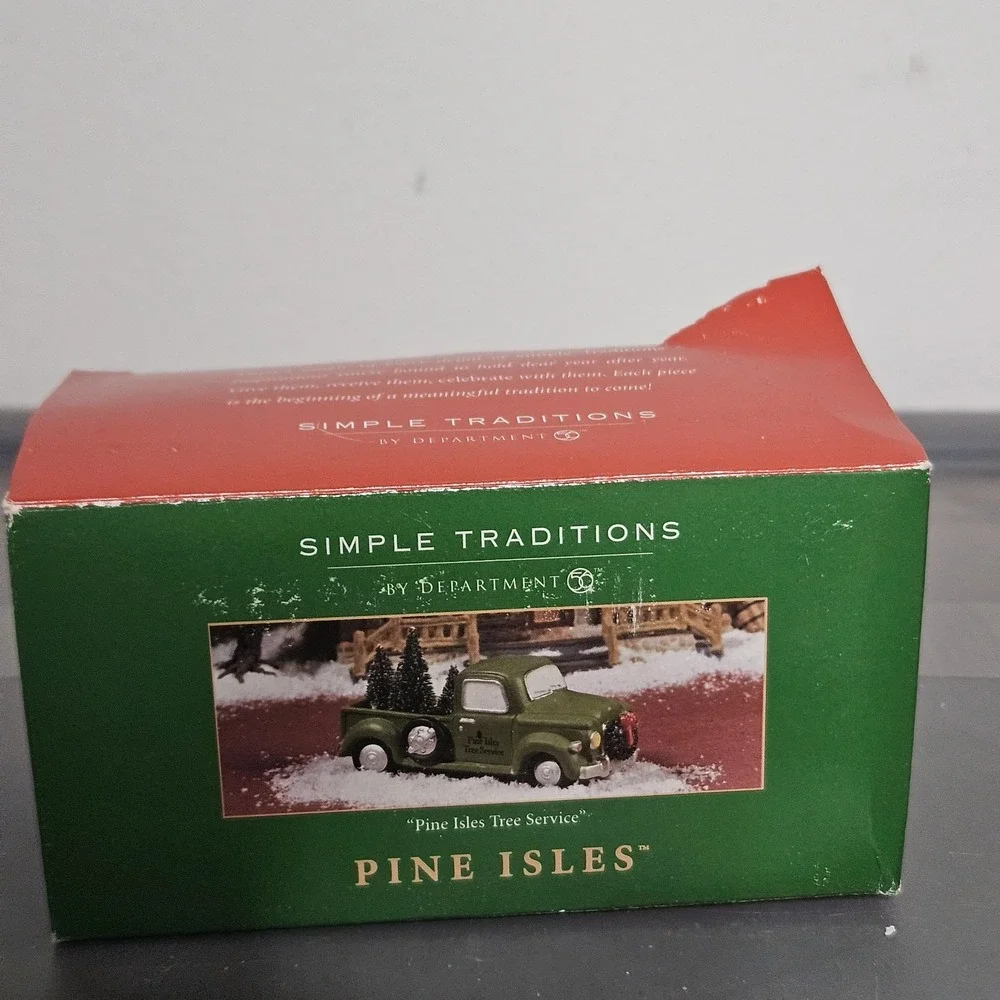 DEPT 56 Village Accessory SIMPLE TRADITIONS‎ 2003 Pine Isles Tree Service Green